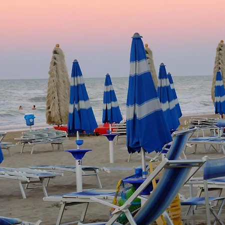 Aparthotel Sea 3*