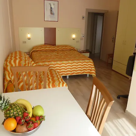 Aparthotel Sea 3*