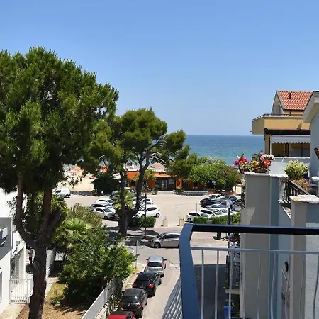 Aparthotel Sea 3*