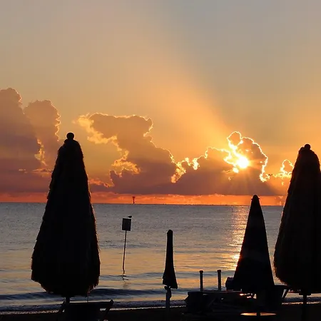 Aparthotel Sea 3*