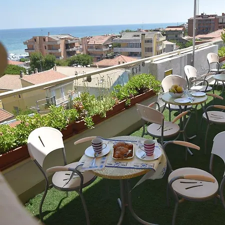 Aparthotel Sea 3*