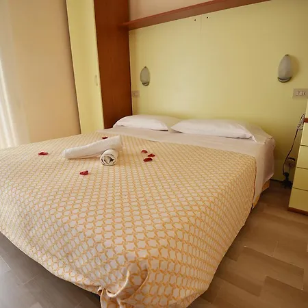 Aparthotel Sea 3*