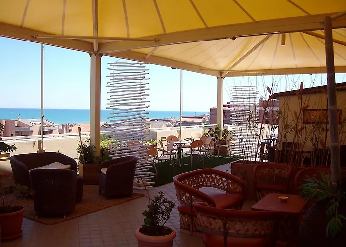 Ξενοδοχείο με διαμερίσματα Sea Silvi Marina