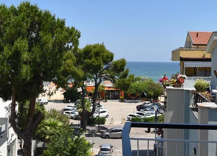 Ξενοδοχείο με διαμερίσματα Sea 3*